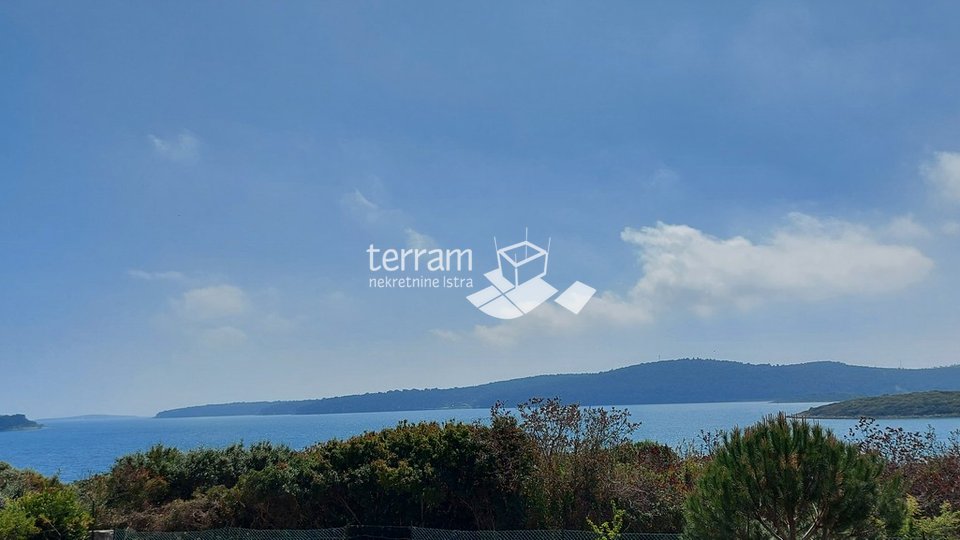 Istria, Medulin, Pomer building land 383m2 with direct sea view