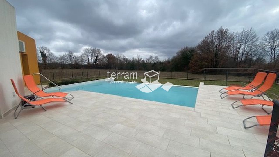 Istria, Savičenta, beautiful house with pool, 200m2 + 800m2 garden!