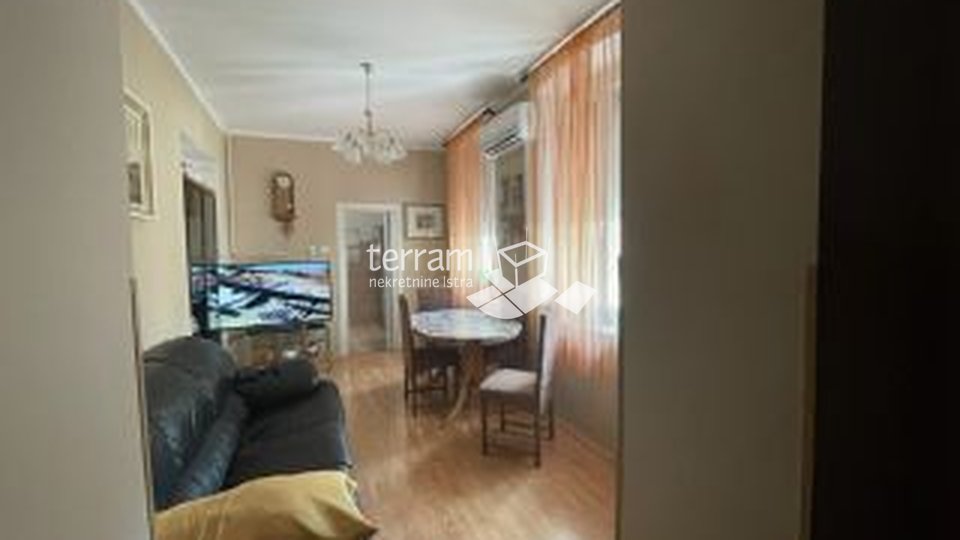 Istria, Pula, center, apartment 100.56m2, 1st floor, 3 bedrooms, 3 bathrooms, gas, ready to move in!!