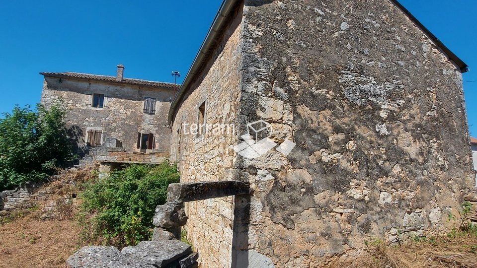 Istria, Tinjan 4 stone houses 330 m2 garden plot 550m2