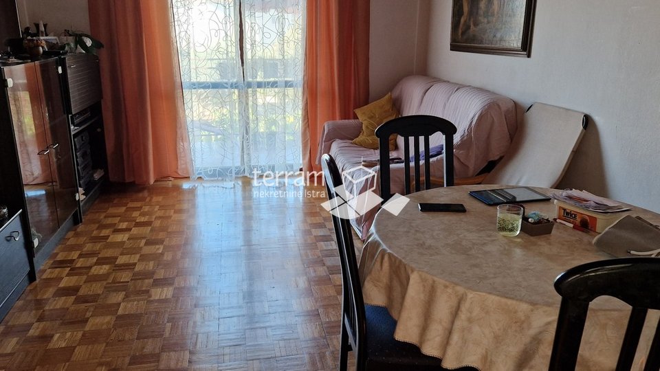 Istrien, Pula, Pješčana Uvala Einfamilienhaus mit zwei Wohnungen 240m2 Grundstück 554m2