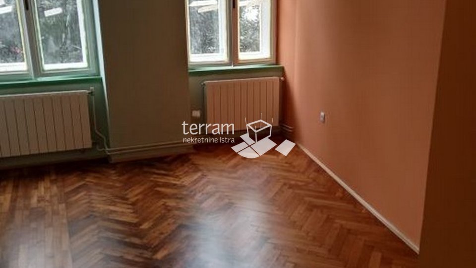 Istrien, Pula, Veruda, Wohnung österreichisch-ungarische Bauweise 111,63m2, zu verkaufen