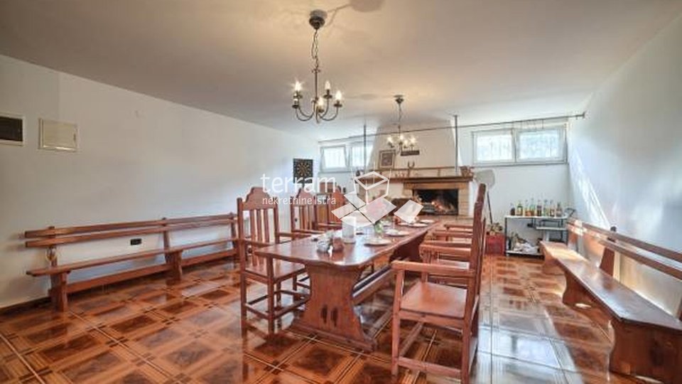 Istria, Vodnjan, detached house 531m2 with an indoor pool and a large garden, for sale