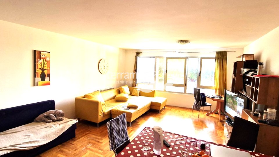 Pula, Center one bedroom apartment 61m2 on the first floor for sale