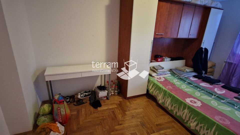 Pula, Center one bedroom apartment 61m2 on the first floor for sale