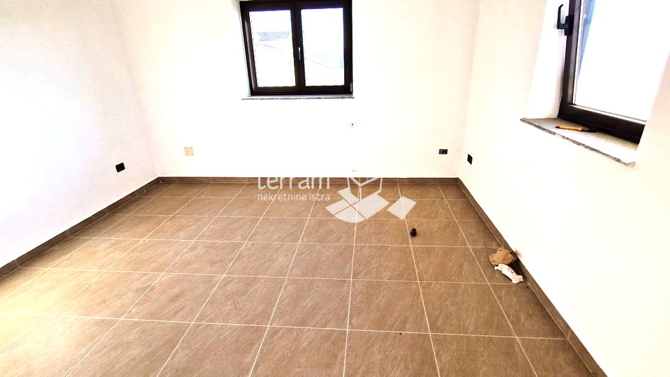 Istria, Pula, Nova Veruda, apartment house 396m2, for sale