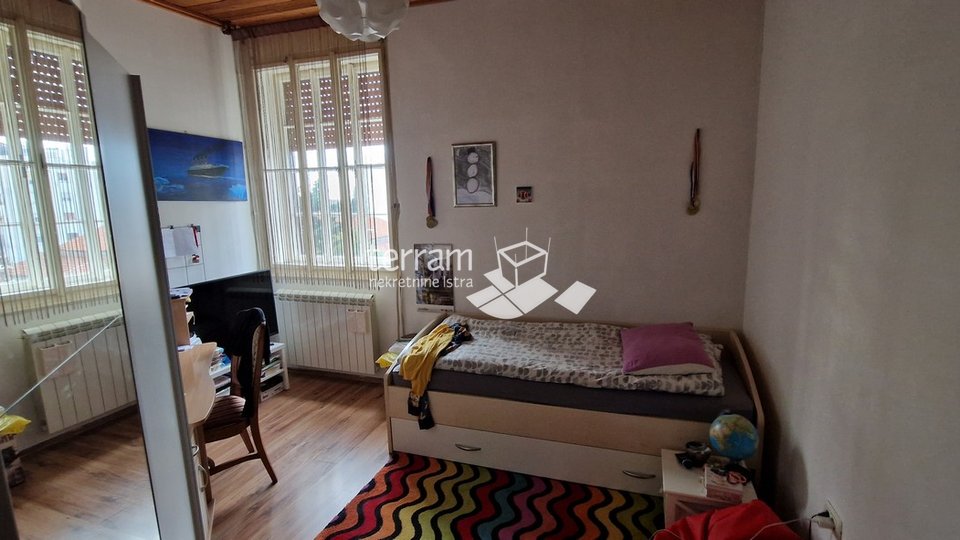 Istria, Pula, Vidikovac floor of villa 93m2 with yard for sale