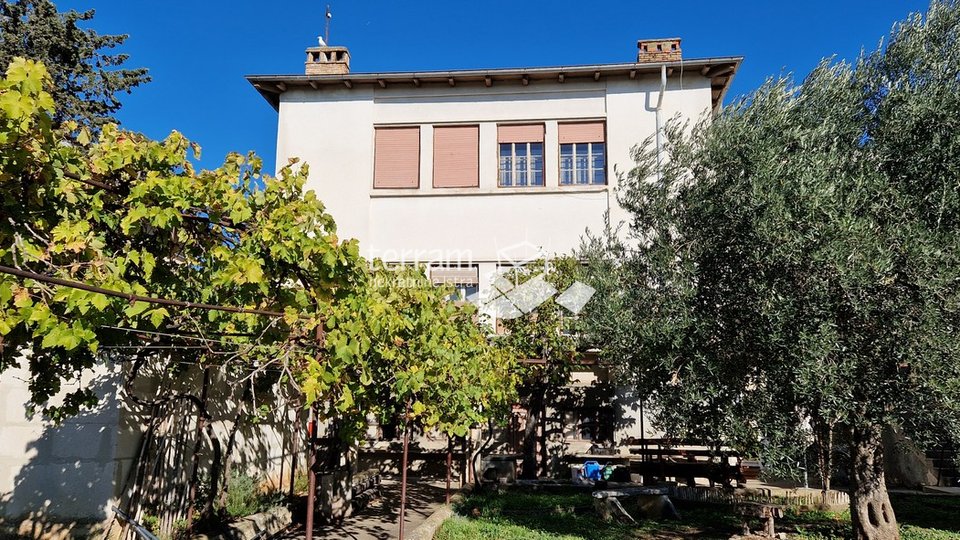 Istra, Pula, Vidikovac Vila 200m2 s okućnicom prodaja