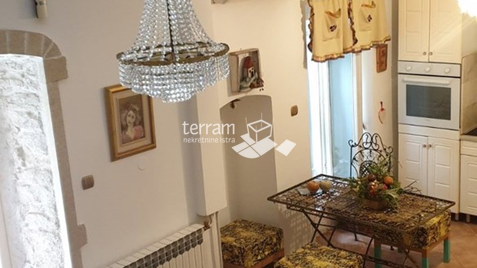 Istria, Pula, Center, two-story apartment 155m2, TOP LOCATION!!, for sale