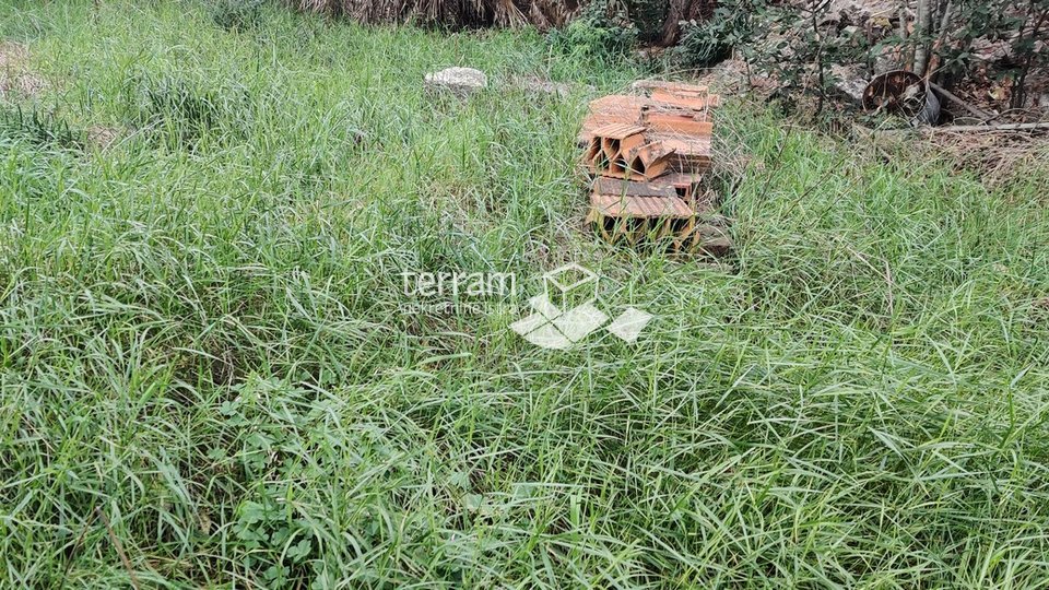 Istria, Medulin, Pomer, building plot with old house 602m2, TOP LOCATION!!, sale