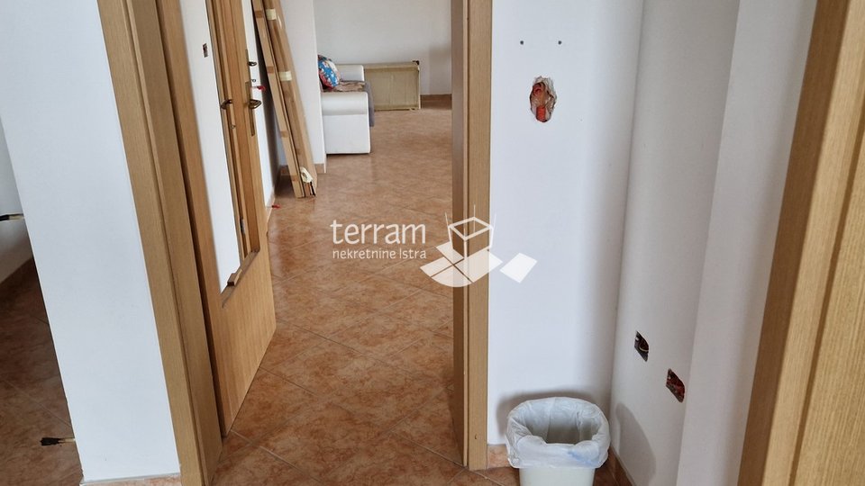 Istria, Pula, Valdebek detached house 222m2 with two apartments for sale
