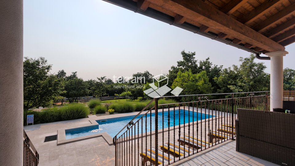 Istrien, Svetvinčenat Haus 294m2 mit Swimmingpool und großem Garten zu verkaufen