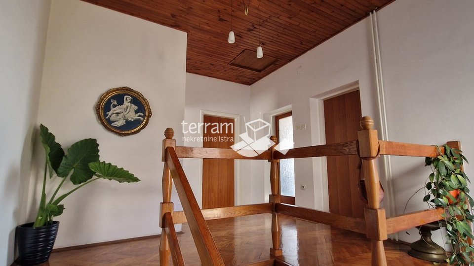 Istra, Pula, Nova Veruda, samostojeća kuća 250m2 s pogledom na more, prodaja