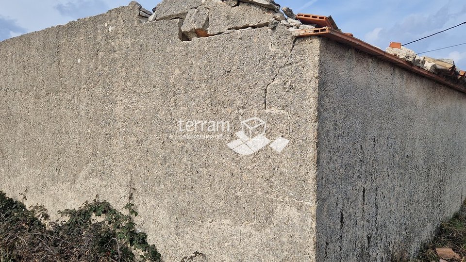 Istrien, Barban, Baugrundstück 3160m2 mit einem Gebäude von 40m2 zu verkaufen