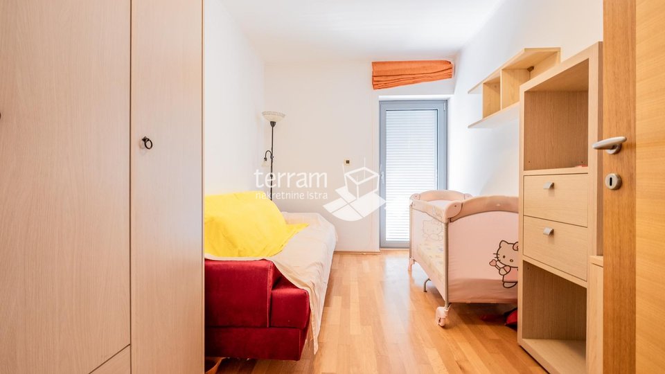 Istria, Medulin, Pješčana Uvala, first floor apartment 75 m2 by the sea for sale