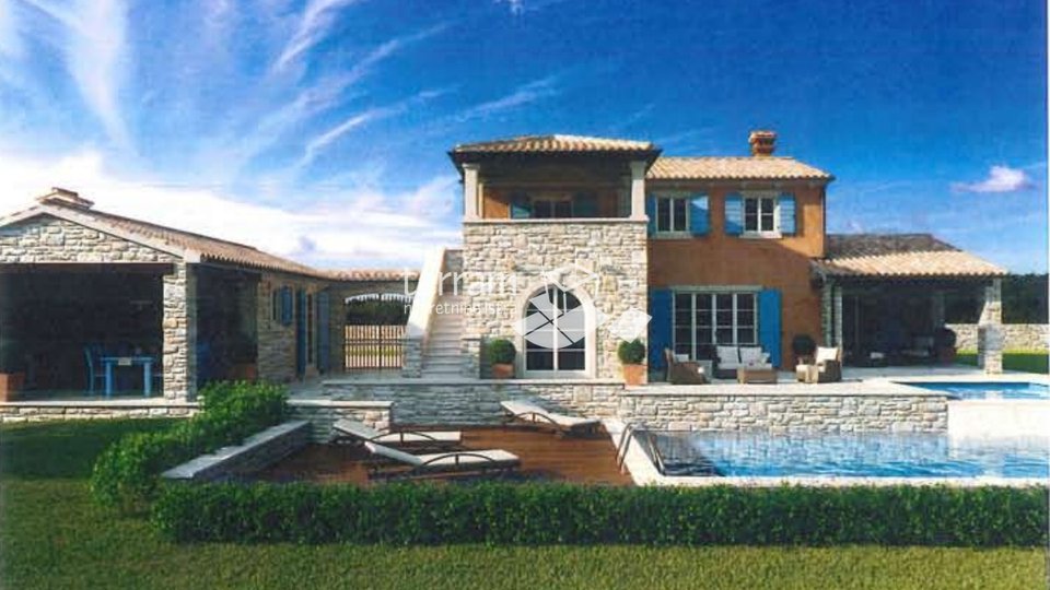 Istra, Tinjan, građevinsko zemljište 1095m2 s građevinskom dozvolom za kuću s bazenom prodaja