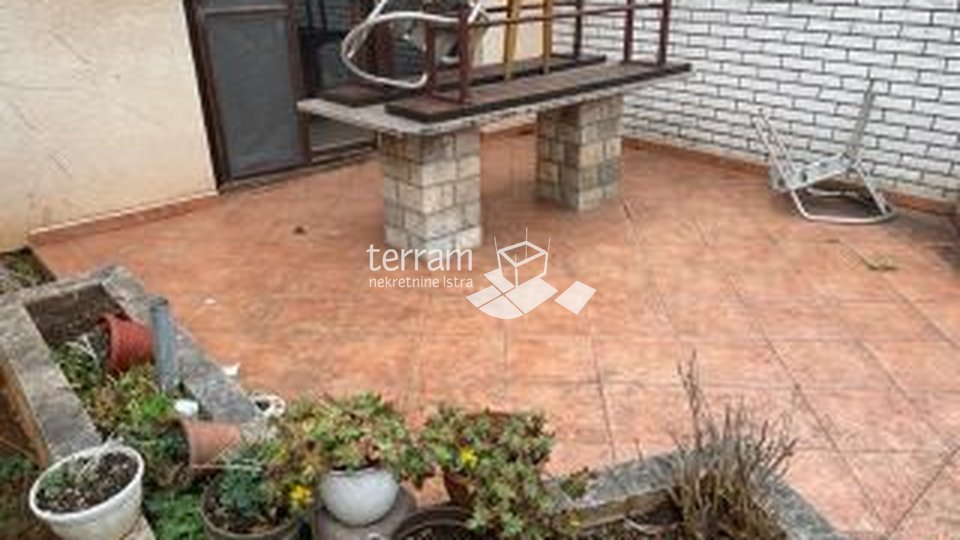Istria, Medulin, detached house with 3 apartments, 210m2, garden 500m2!! Sale