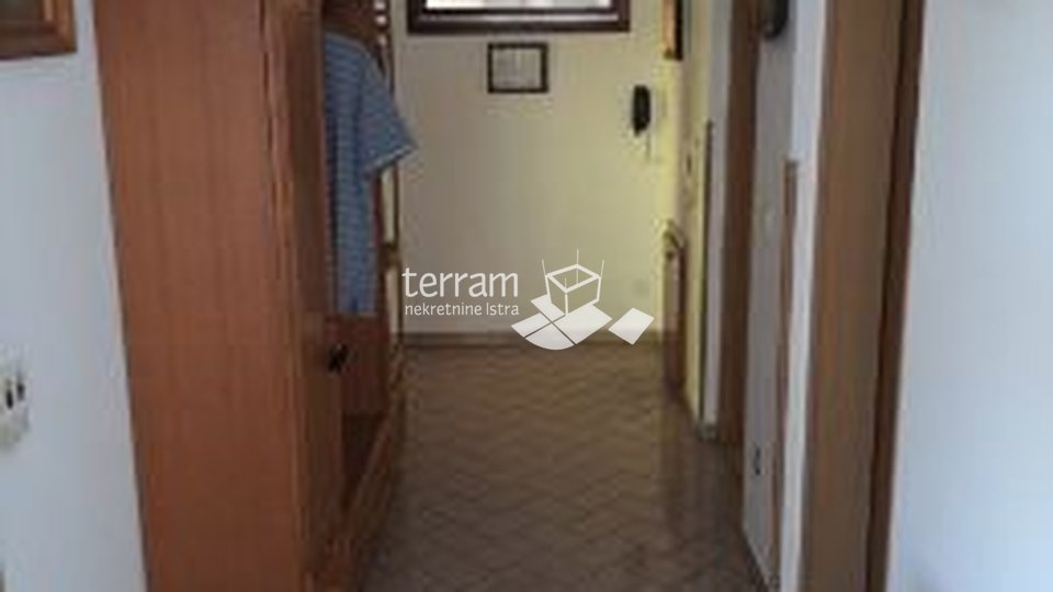 Istra, Pula, Štinjan, kuća sa 2 stana i poslovnim prostorom, 400m2!! Prodaja