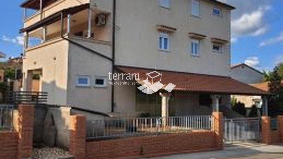 Istria, Pula, Štinjan, house with 2 apartments and office space, 400m2!! Sale