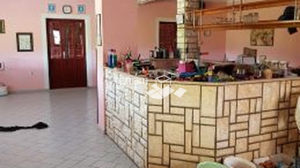 Istra, Pula, Štinjan, kuća sa 2 stana i poslovnim prostorom, 400m2!! Prodaja