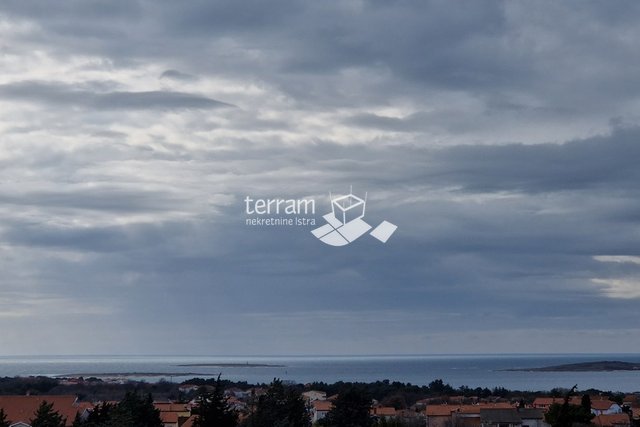 Istria, Medulin, detached house 290m2 with pool and sea view for sale