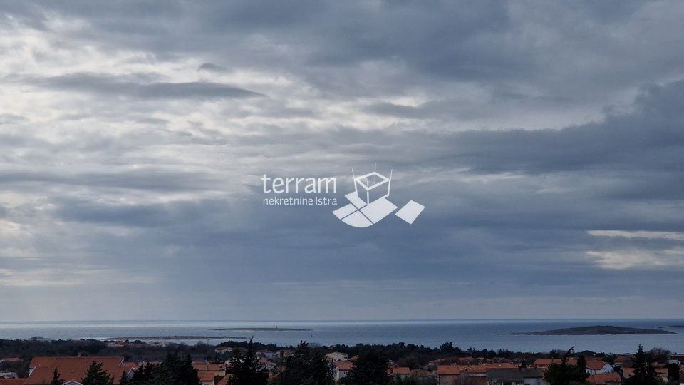 Istra, Medulin, samostojeća kuća 290m2 s bazenom i pogledom na more prodaja