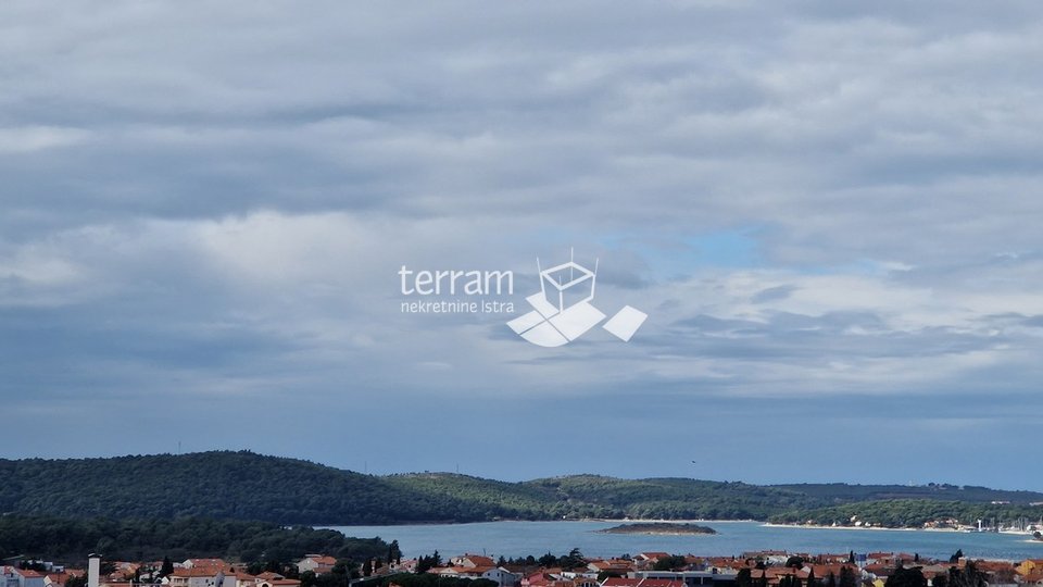 Istrien, Medulin, Einfamilienhaus 290m2 mit Pool und Meerblick zu verkaufen