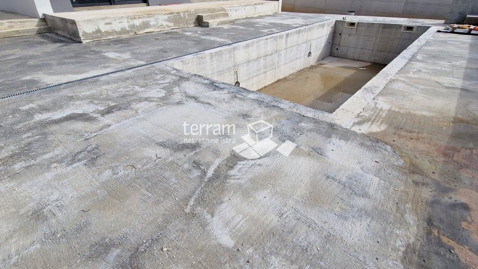 Istrien, Medulin, Einfamilienhaus 290m2 mit Pool und Meerblick zu verkaufen