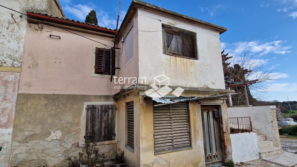 Istria, Banjole, house 180m2 with garden 593m2 for sale