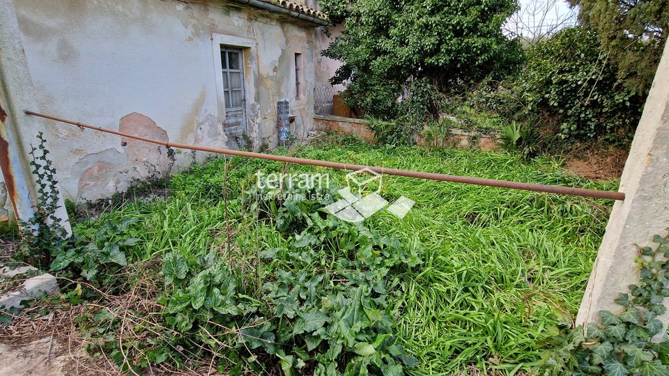 Istria, Banjole, house 180m2 with garden 593m2 for sale