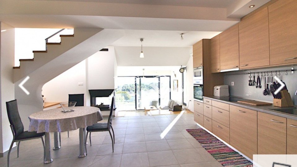 Istra, Ližnjan, dvoetažni penthouse sa pogledom na more, 173m2, namješteno!