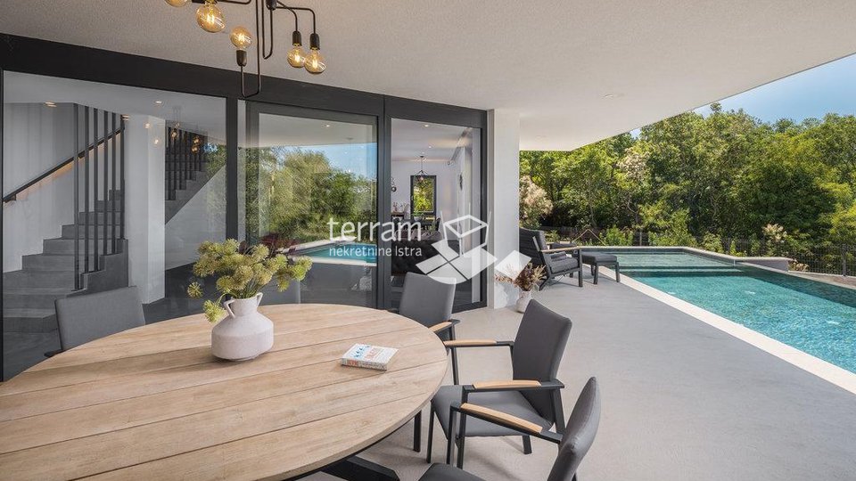 Istrien, Buje, schöne Villa mit Pool, 250m2, 4 Schlafzimmer, NEU !!