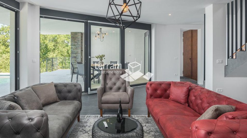 Istrien, Buje, schöne Villa mit Pool, 250m2, 4 Schlafzimmer, NEU !!