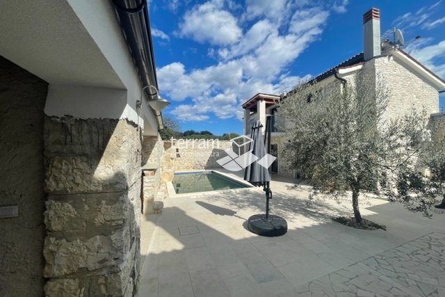 Istrien, Fažana, Umgebung, Haus mit Pool, 200m2, 4 Schlafzimmer, möbliert!! #Verkauf