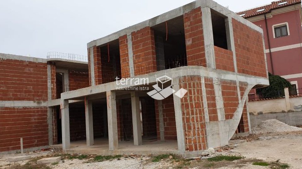 Istria, Fažana, surroundings, Roh-bau house 400m2, swimming pool, near the sea!! #sale