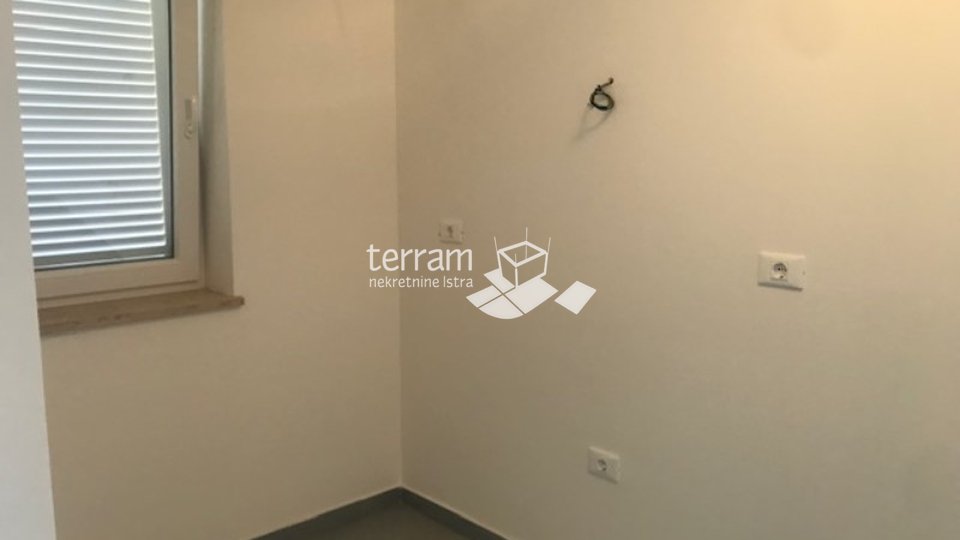 Istria, Medulin, Liznjan, apartment on the first floor of a residential building, 76m2, close to the sea
