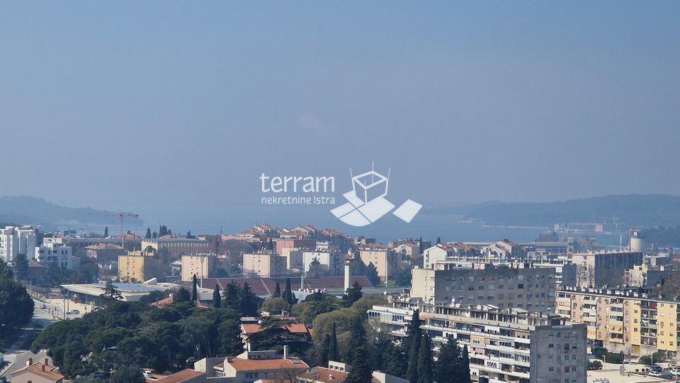 Istra, Pula, Veruda, prodaje se stan 63m2 s prekrasnim pogledom na more i grad