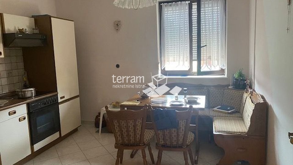 Istria, Pula, Kaštanjer, house 300m2, two apartments + office space, ready to move in !!