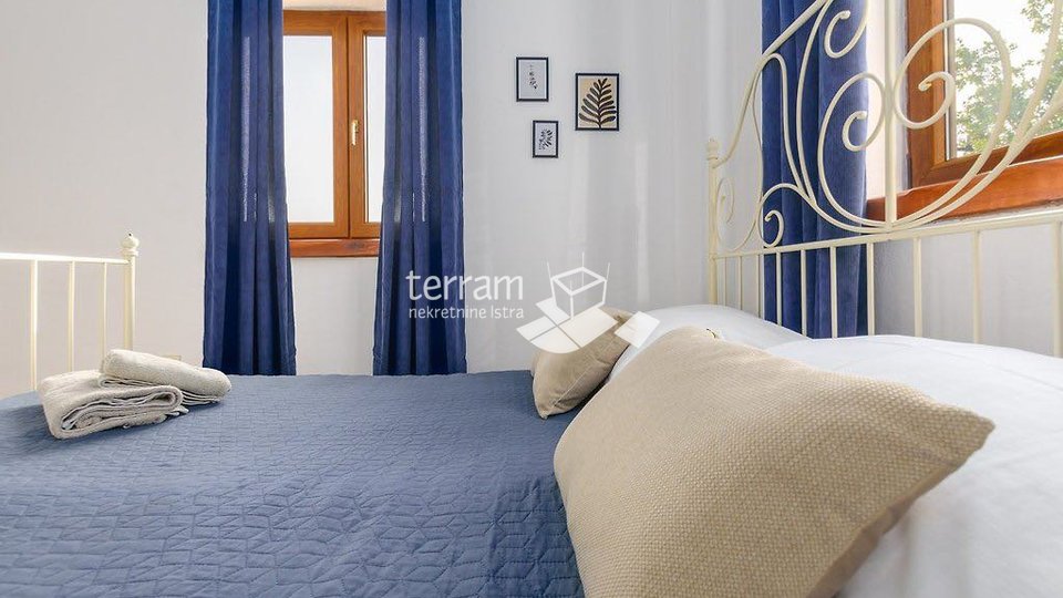Istra, Svetvinčenat kuća 132m2 s bazenom i okućnicom prodaja