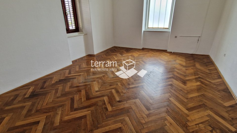 Istria, Pula, Villa floor, small apartment, garage and garden 280m2 for sale