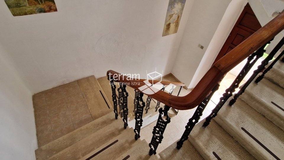 Istria, Pula, Villa floor, small apartment, garage and garden 280m2 for sale