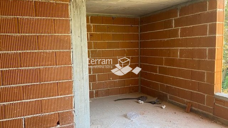 Istra, Pula, okolica, 81m2, I. kat, 3SS, parking, NOVO!!!