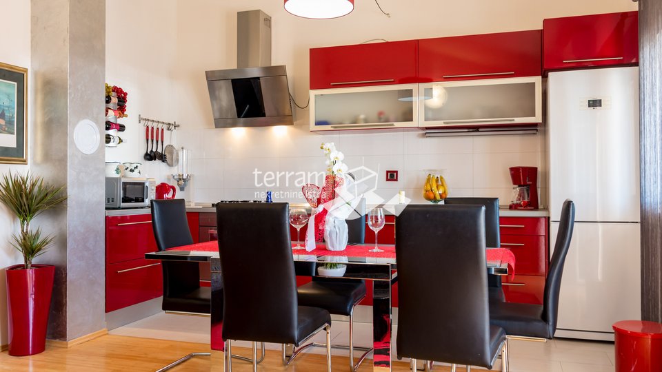 Istra, Pula, Štinjan, stan 64,76m2 prvi kat, prodaja