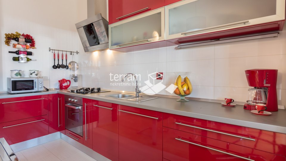 Istra, Pula, Štinjan, stan 64,76m2 prvi kat, prodaja