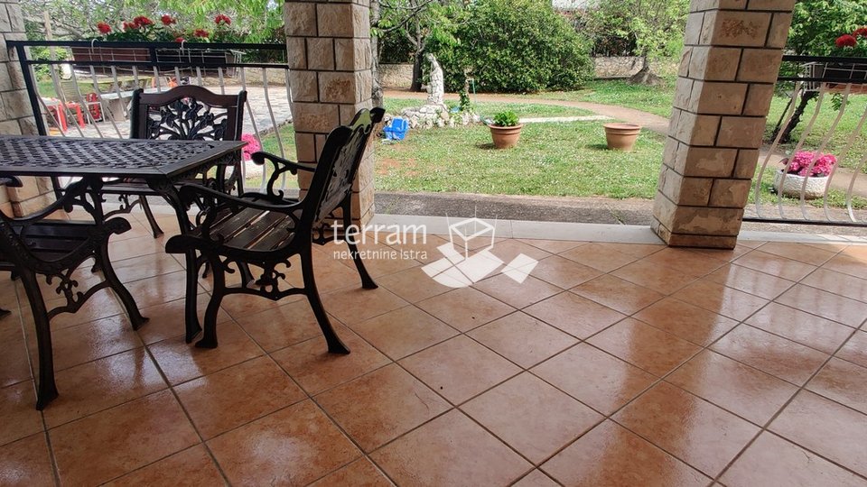 Istrien, Rovinj, Einfamilienhaus 306m2 mit Garten von 3000m2, TOP LAGE!!, zu verkaufen
