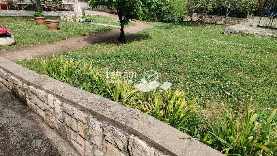 Istrien, Rovinj, Einfamilienhaus 306m2 mit Garten von 3000m2, TOP LAGE!!, zu verkaufen