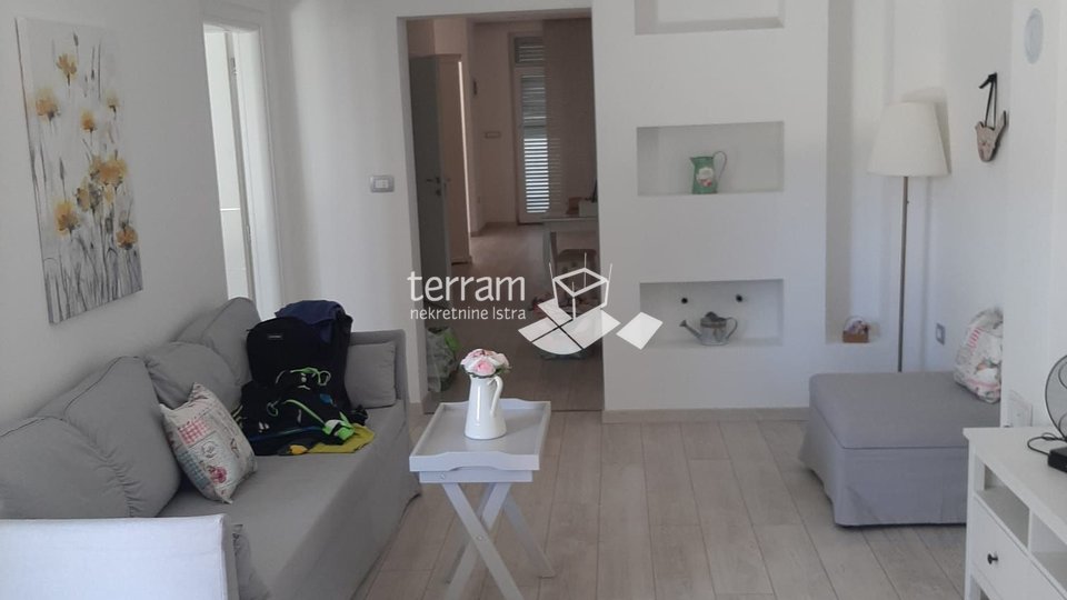 Istrien, Pula, Valdebek, Wohnung 120m2, 200m Garten, Pool !!