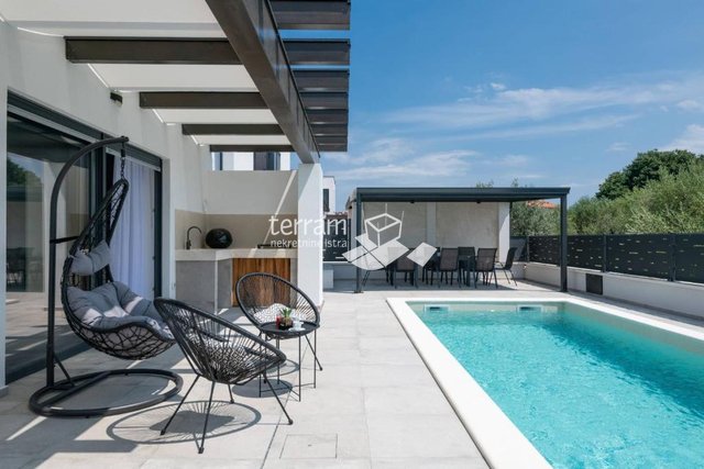 Istra, Galižana, prekrasna kuća, 150m2, 3SS+DB, bazen, namješteno!! NOVO!! #prodaja