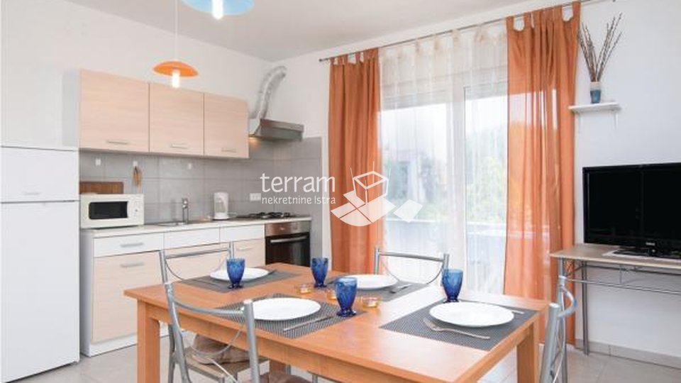 Istria, Pula, house with four residential units for sale