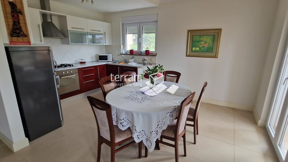 Istra, Medulin, Vinkuran, samostojeća kuća 480m2, sa šest stambenih jedinica prodaja